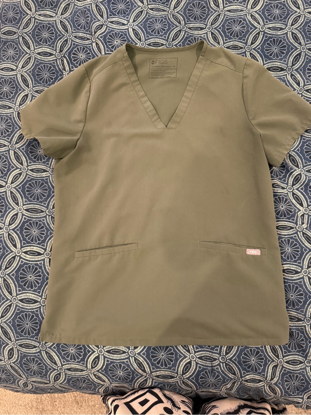 Figs Olive Green V-Neck Scrub Top size medium and large bottoms